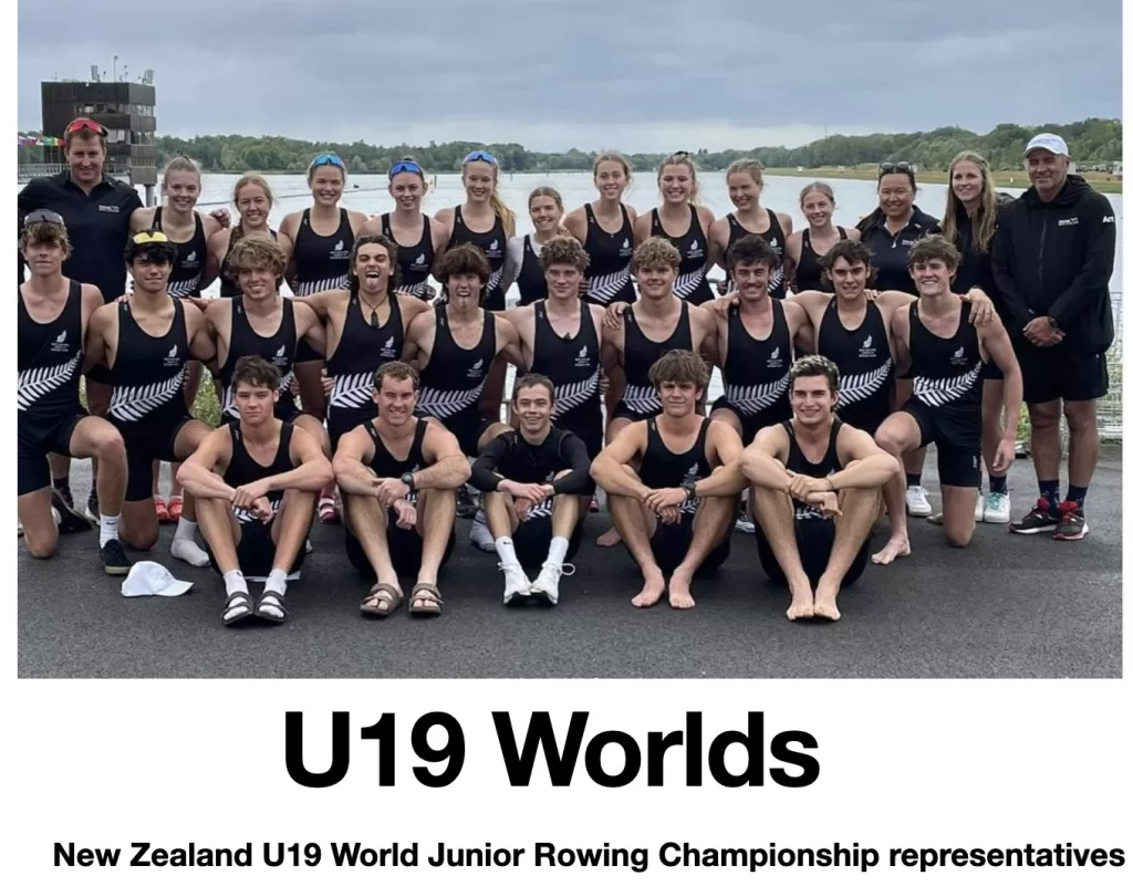 New Zealand under 19 rowers in Paris